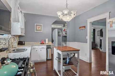 Kitchen - 308 S Adelia St, Springfield, IL 62704 photo 4 of 4