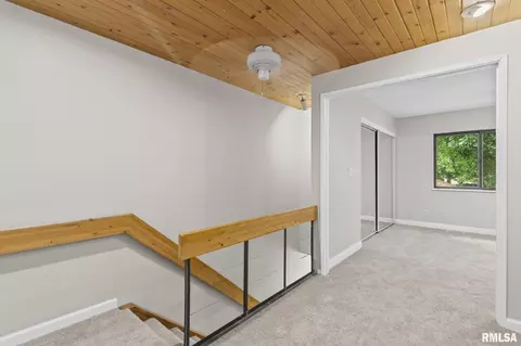 Entry Way - 75 Trailridge Ln, Springfield, IL 62704 photo 1 of 2