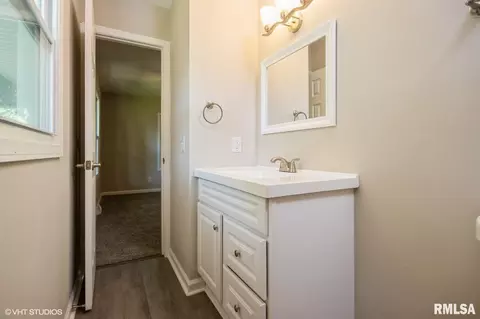 452 E Illini St, Virginia, IL 62691 photo 8