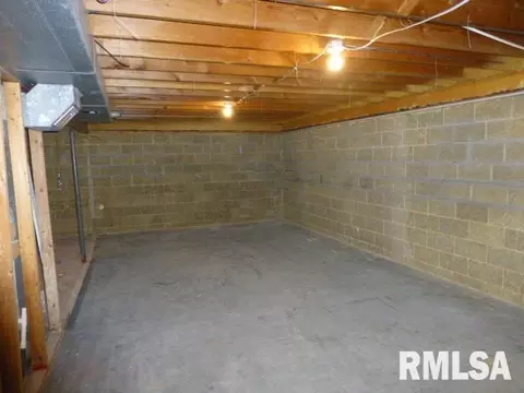 452 E Illini St, Virginia, IL 62691 photo 17