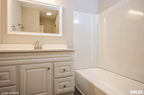 452 E Illini St, Virginia, IL 62691 photo 11