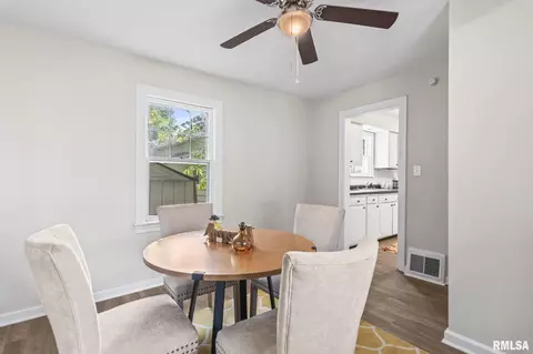 2652 Yale Blvd, Springfield, IL 62703 photo 9