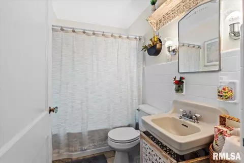 1832 S Walnut St, Springfield, IL 62704 photo 18