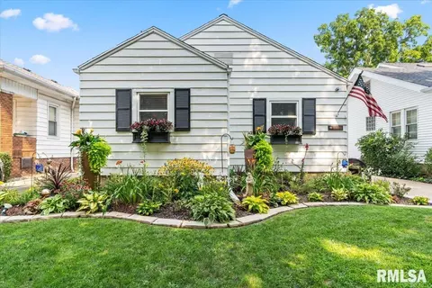 1832 S Walnut St, Springfield, IL 62704 photo 2