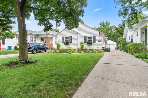 1832 S Walnut St, Springfield, IL 62704 photo 3