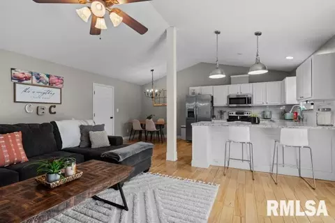 Entry Way - 3716 Carney Blvd, Springfield, IL 62712 photo 1 of 4