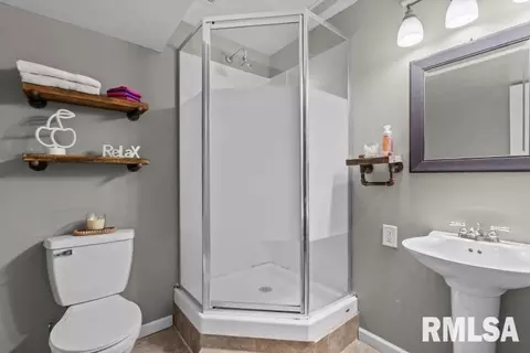 Bath - 3716 Carney Blvd, Springfield, IL 62712 photo 2 of 2