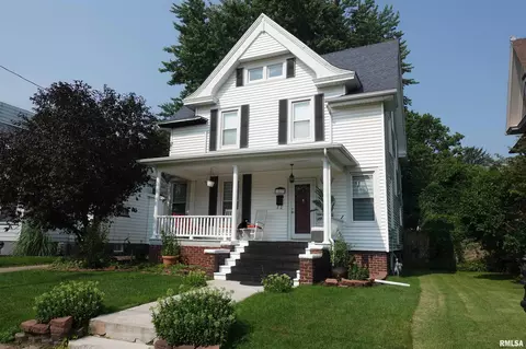 1022 N Kellogg St, Galesburg, IL 61401