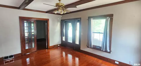 2075 S 5th St, Springfield, IL 62703 photo 2