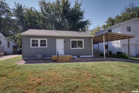 1704 Van Buren St, Quincy, IL 62301
