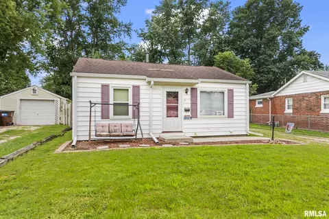 11 Hedge Dr, Springfield, IL 62702 photo 2