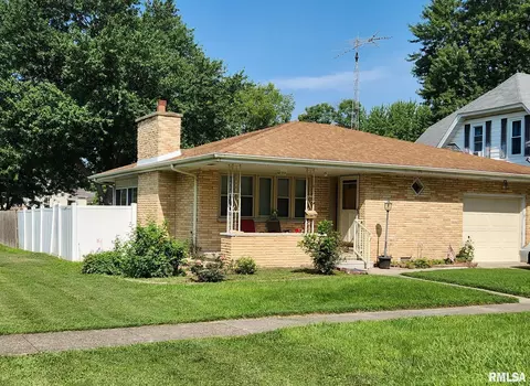 316 N Vine St, Mount Pulaski, IL 62548