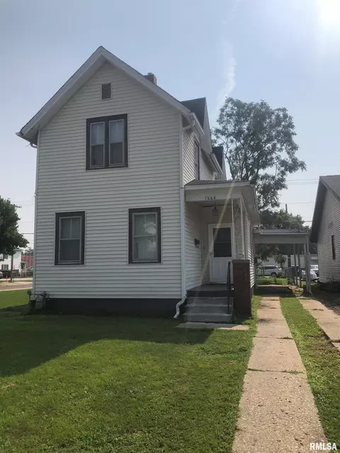 1202 S 4th St, Springfield, IL 62703