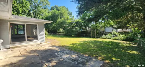 2616 Bennington Dr, Springfield, IL 62704 photo 4