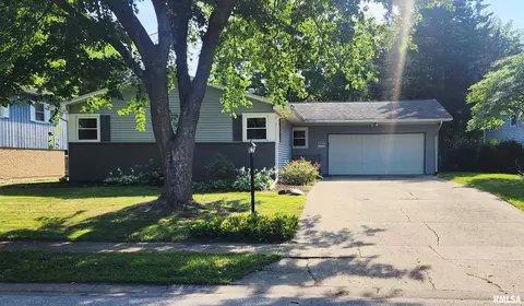 2616 Bennington Dr, Springfield, IL 62704