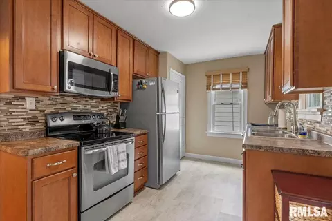 2057 N 7th St, Springfield, IL 62702 photo 10