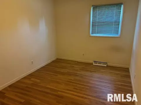 135 Dickinson Rd, Springfield, IL 62704 photo 9