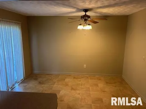 135 Dickinson Rd, Springfield, IL 62704 photo 6