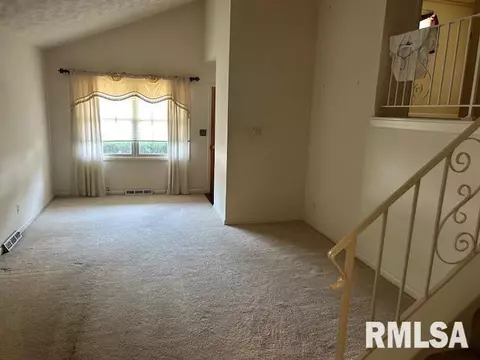135 Dickinson Rd, Springfield, IL 62704 photo 2