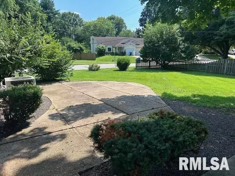 135 Dickinson Rd, Springfield, IL 62704 photo 19