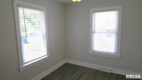 Bedroom - 2662 S 7th St, Springfield, IL 62703 photo 4 of 5