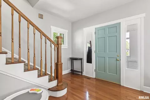Entry Way - 1701 S Douglas Ave, Springfield, IL 62704 photo 1 of 3