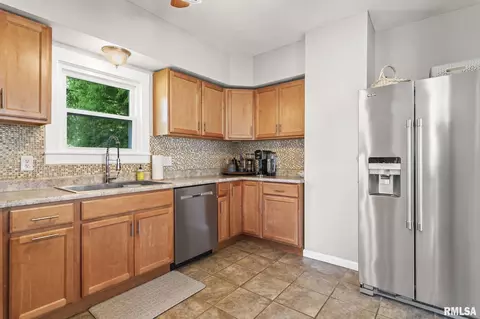 Kitchen - 1701 S Douglas Ave, Springfield, IL 62704 photo 3 of 3