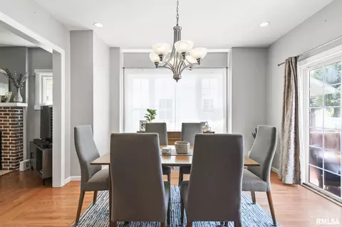 Dining - 1701 S Douglas Ave, Springfield, IL 62704 photo 4 of 4