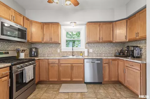 Kitchen - 1701 S Douglas Ave, Springfield, IL 62704 photo 2 of 3