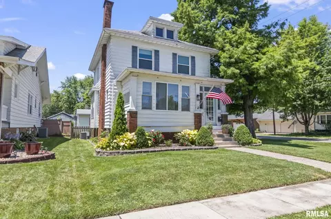 Exterior - 1701 S Douglas Ave, Springfield, IL 62704 photo 1 of 7