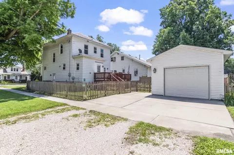 Exterior - 1701 S Douglas Ave, Springfield, IL 62704 photo 5 of 7