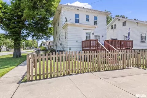 Exterior - 1701 S Douglas Ave, Springfield, IL 62704 photo 6 of 7