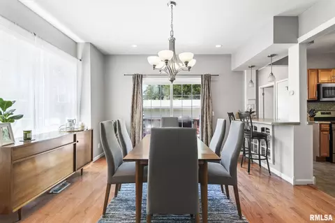 Dining - 1701 S Douglas Ave, Springfield, IL 62704 photo 3 of 4
