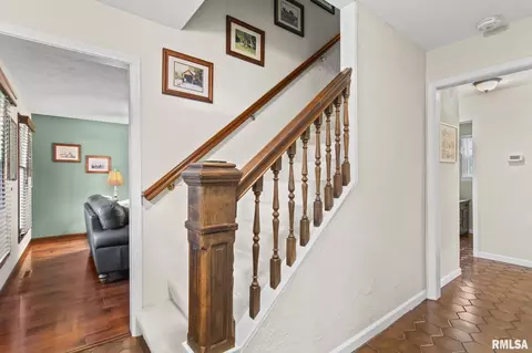 Entry Way - 3140 E Lake Shore Dr, Springfield, IL 62712 photo 1 of 2