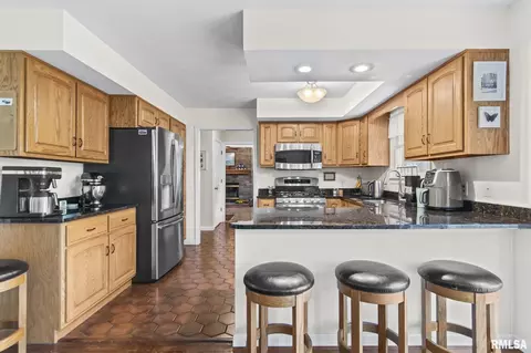 Kitchen - 3140 E Lake Shore Dr, Springfield, IL 62712 photo 1 of 5