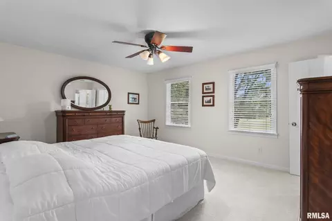 Bedroom - 3140 E Lake Shore Dr, Springfield, IL 62712 photo 2 of 7