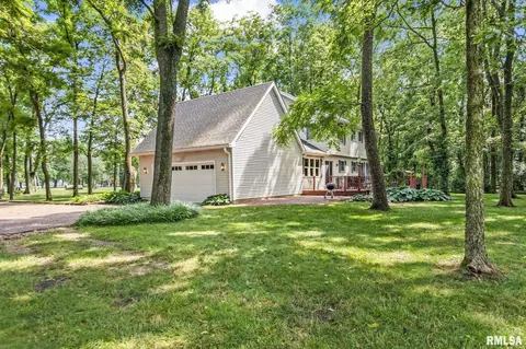 Exterior - 3140 E Lake Shore Dr, Springfield, IL 62712 photo 10 of 13