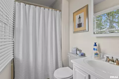 Bath - 3140 E Lake Shore Dr, Springfield, IL 62712 photo 2 of 3