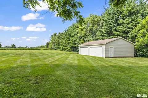 Exterior - 3140 E Lake Shore Dr, Springfield, IL 62712 photo 7 of 13