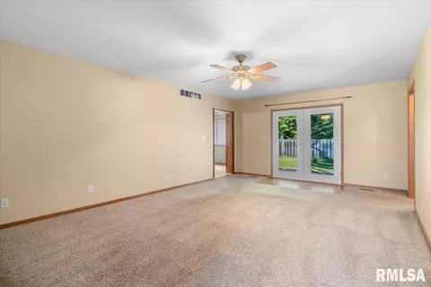 2924 Lakeshire Dr, Springfield, IL 62707 photo 2