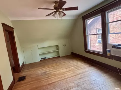 Bedroom - 2146 Yale Blvd, Springfield, IL 62703 photo 5 of 6