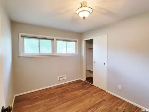 37 Meadowlark Ln, Springfield, IL 62702 photo 8