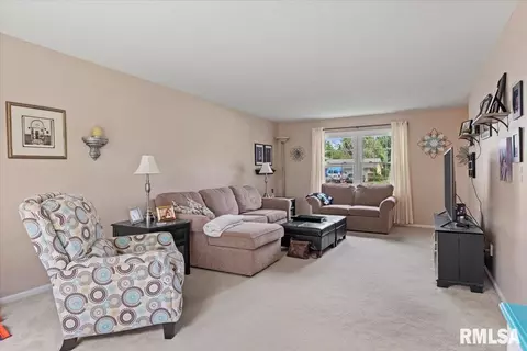 2424 Manchester Dr, Springfield, IL 62707 photo 8