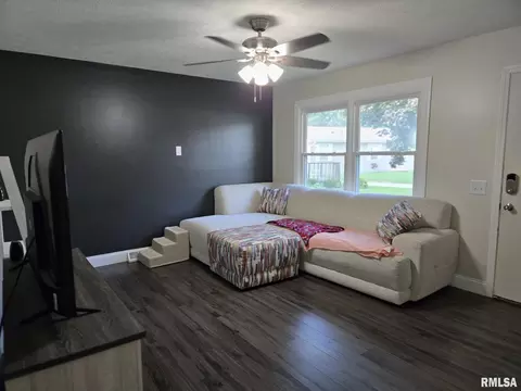 Living - 3009 Terra Ct, Springfield, IL 62707 photo 3 of 3
