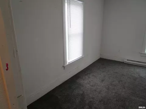 Bedroom - 1617 N Peoria Rd, Springfield, IL 62702 photo 11 of 19