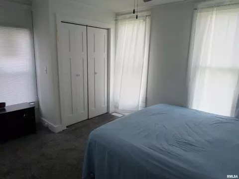 Bedroom - 1617 N Peoria Rd, Springfield, IL 62702 photo 2 of 19