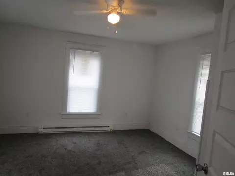 Bedroom - 1617 N Peoria Rd, Springfield, IL 62702 photo 10 of 19