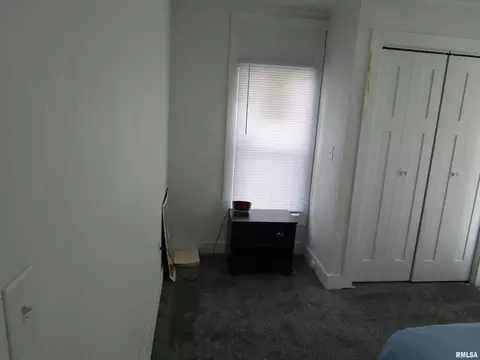 Bedroom - 1617 N Peoria Rd, Springfield, IL 62702 photo 3 of 19