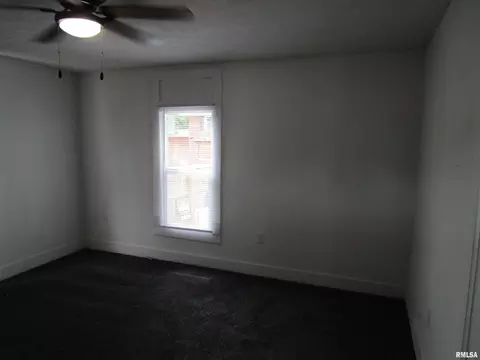 Bedroom - 1617 N Peoria Rd, Springfield, IL 62702 photo 6 of 19