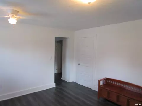 Bedroom - 1617 N Peoria Rd, Springfield, IL 62702 photo 14 of 19